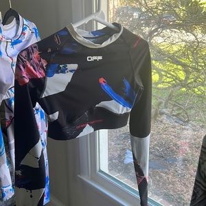 Off white active top